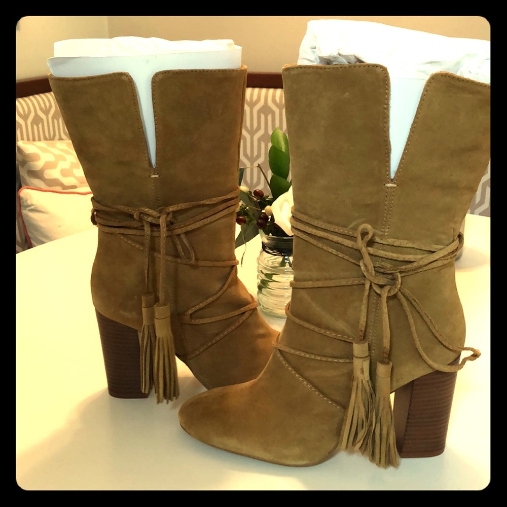 Zara tan boots with tassel BRAND NEW